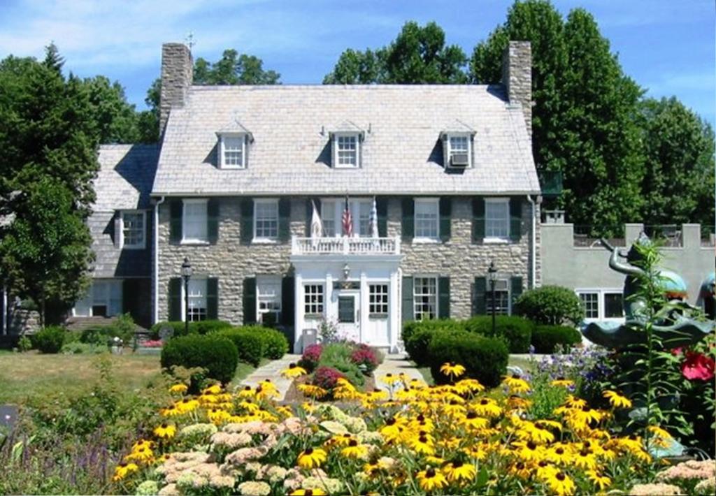 Bavarian Inn Shepherdstown Bagian luar foto