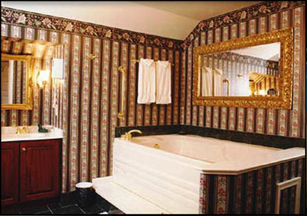 Bavarian Inn Shepherdstown Bagian luar foto